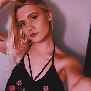 Meet your Posher, Macy